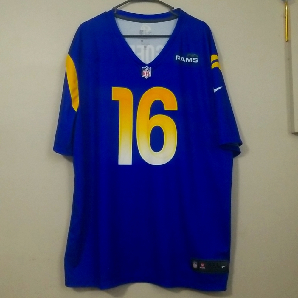 Rams ONFIELD APPAREL